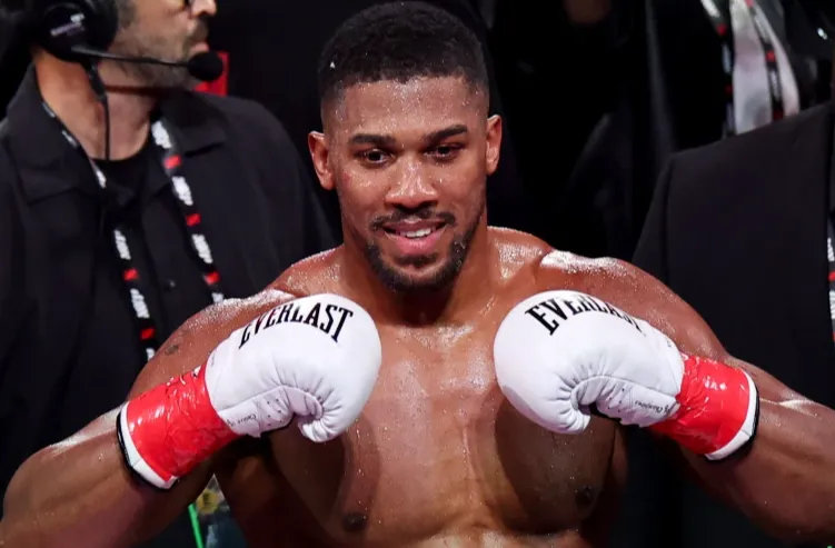 rickmedia: bondia-anthony-joshua-ameashiria-kustaafu-ngumi-kulipwa-baada-ajali-86-rickmedia