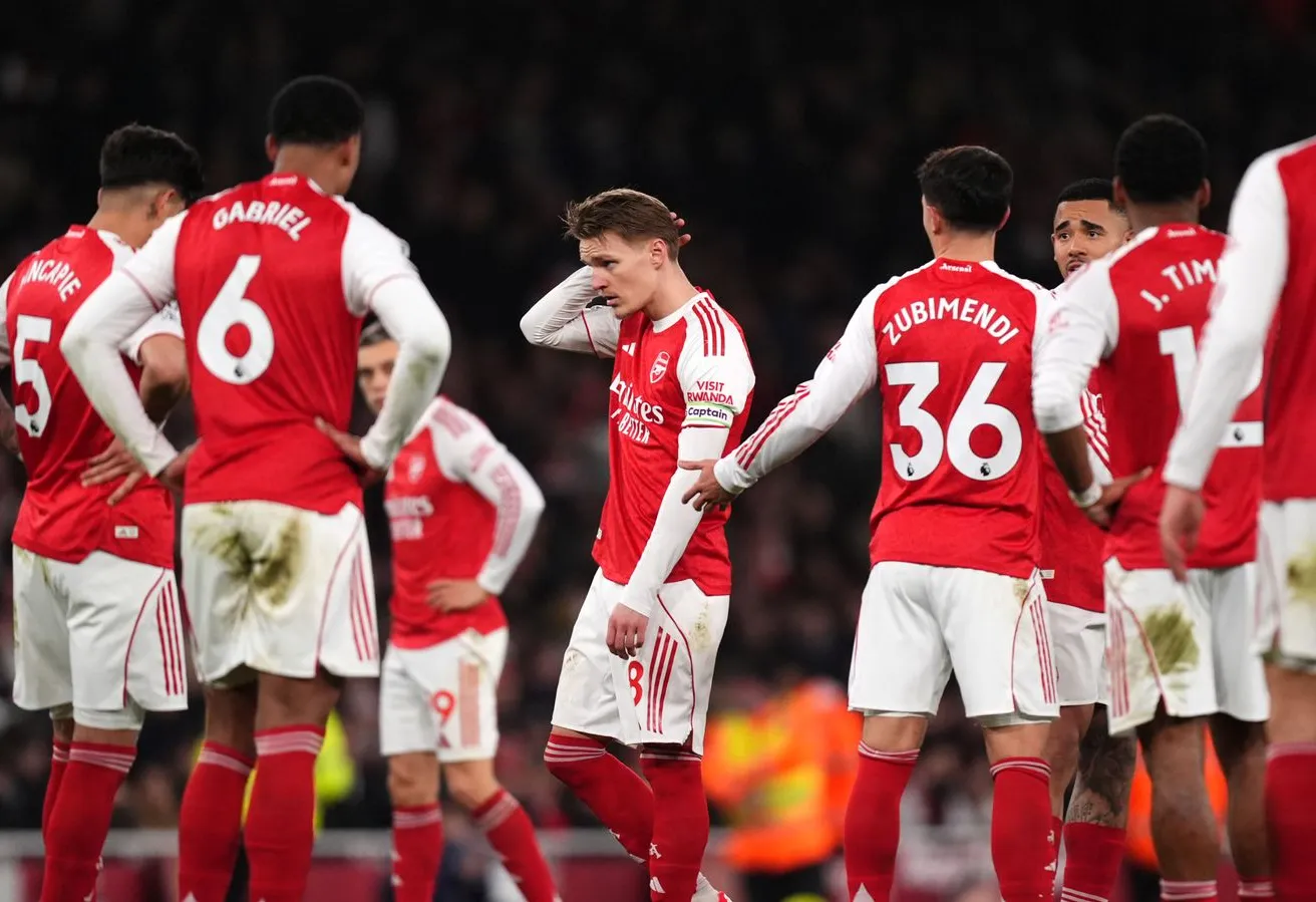 rickmedia: manchester-united-yamchapa-arsenal-nyumbani-kwake-2-3-868-rickmedia